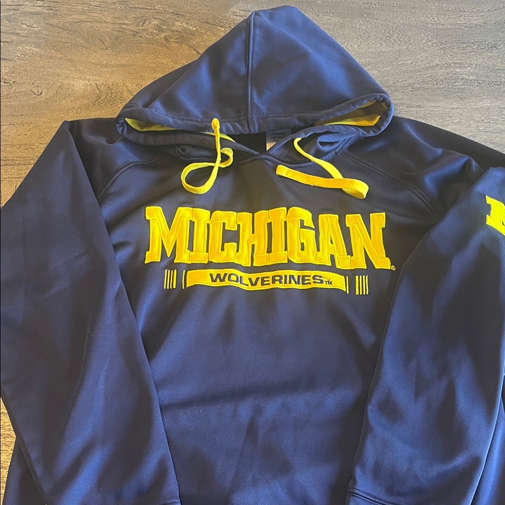 Pro Edge Navy and Yellow Michigan Wolverines Pullover Hoodie
